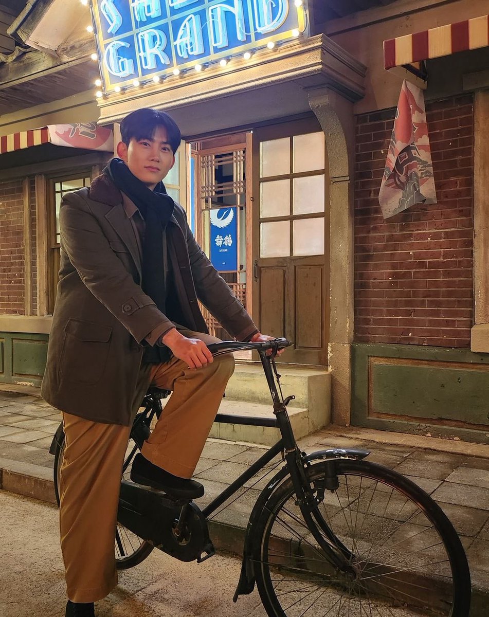 2pmalways's tweet photo. [eyecontaec IG]
On rainy days ☔
Woohyeol is coming
and let's stay up all night watching HeartBeat 👀

#옥택연 #OKTAECYEON
#On_rainy_days #WithWoohyeol #❤️
#TodayToo #945PM #HeartBeat #WatchRealTime
https://t.co/WPqw9lV7z6 https://t.co/YIRxuBTTkU