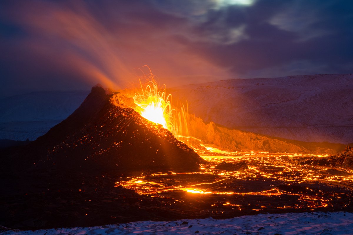 flyiceland's tweet photo. Visit Iceland and experience real Volcanic activity in the Reykjanes peninsula. Book with Iceland Holidays, and we can take care of all your travel needs https://t.co/miZvS4MKV0 #icelandholidays #volcaniceruption #icelandvolcano #icelandtravel #Reykjanes #Reykjanesvolcano https://t.co/kqBV9xvuWP
