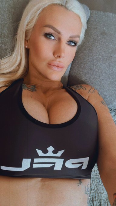 Follow me on my fanpage! https://t.co/81xtzQe3ud https://t.co/0NPeggfdzQ<a href="/tag/nieuweprofielfoto"class="tags"><span>#nieuweprofielfoto</span></a>