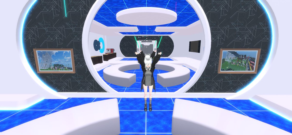 Metaverse_Wolva's tweet photo. CCCNight最終回の時撮った写真届いたので、ホームに飾ってみた。
あと、新しいロビーに行けるポータルがクラフトアイテムに追加されてた!
どのワールドからでもロビーに行けるからありがたい🙏
#Cluster #CCCNight https://t.co/JkmMAdTOZ5