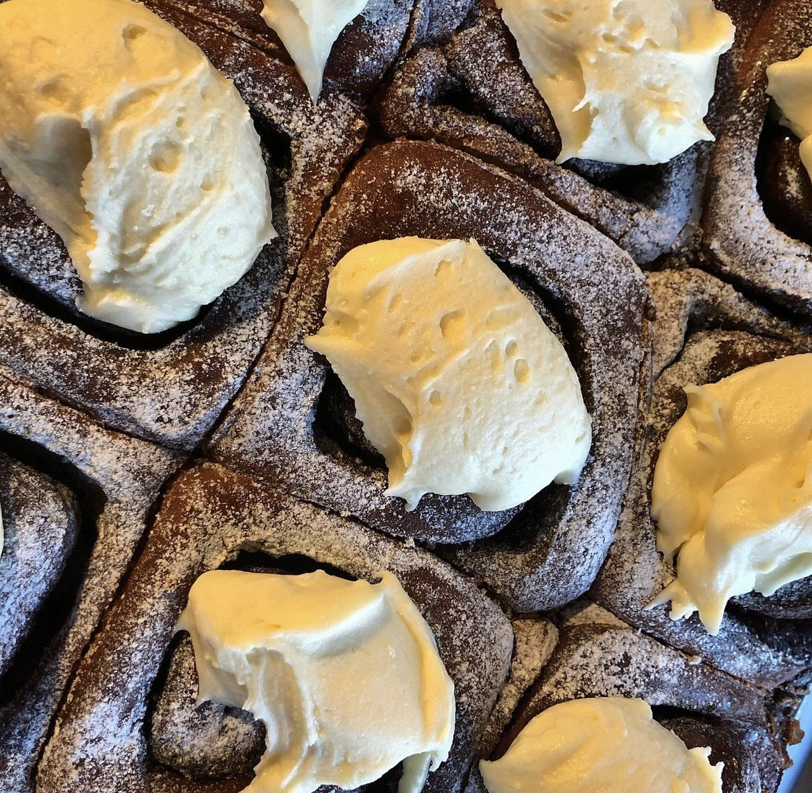 experienceGLA's tweet photo. Short Long Black serves speciality coffee including Thomson's Coffee along with rotating guest roasters and teams up with local businesses such as Bare Bones Chocolate. 

Find out more - https://t.co/vKdKIyeOGv https://t.co/qhpavJ6Dbc