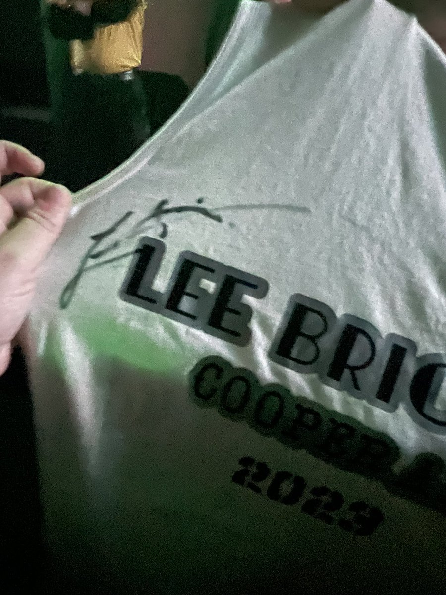 JessicaRyles1's tweet photo. Thank you, for making my night incredible😍😍 come back to Calgary anytime!! @leebrice https://t.co/gqGuIk6QdZ