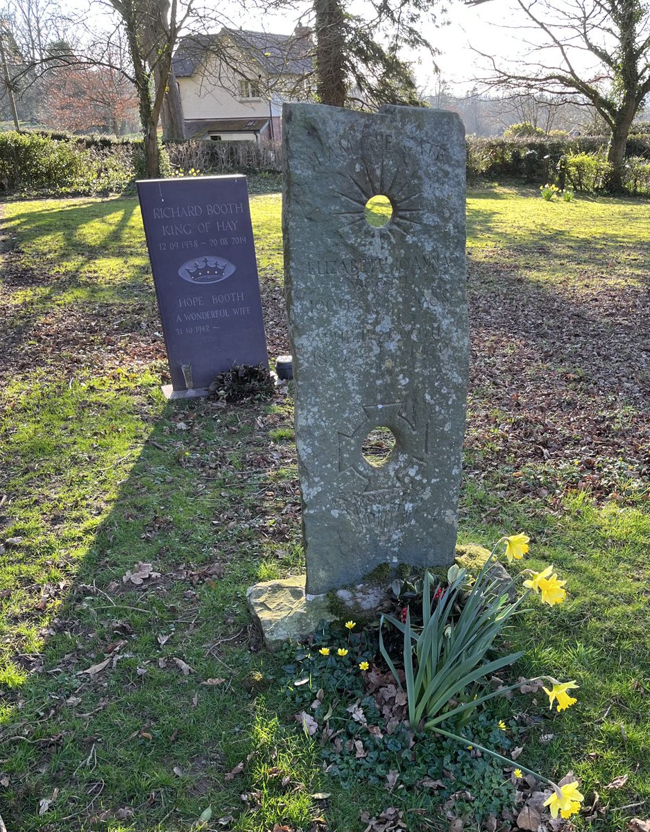 Barb_Drummond's tweet photo. #book shaped #memorial of #RichardBooth #KingOfHay #MemorialMonday #Cusop https://t.co/8fpR7NfS1B