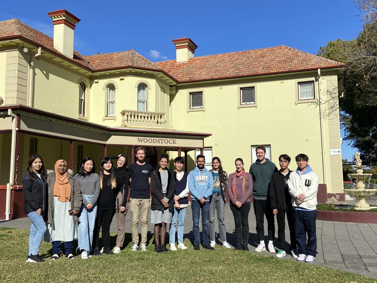 A belated tweet about our fantastic <a href="/newgroupchem/">The New Group</a> research retreat last Wednesday- it was so great to get together off campus and talk about new ideas and how we can best work together. <a href="/SydneyChemistry/">Sydney Chemistry</a>