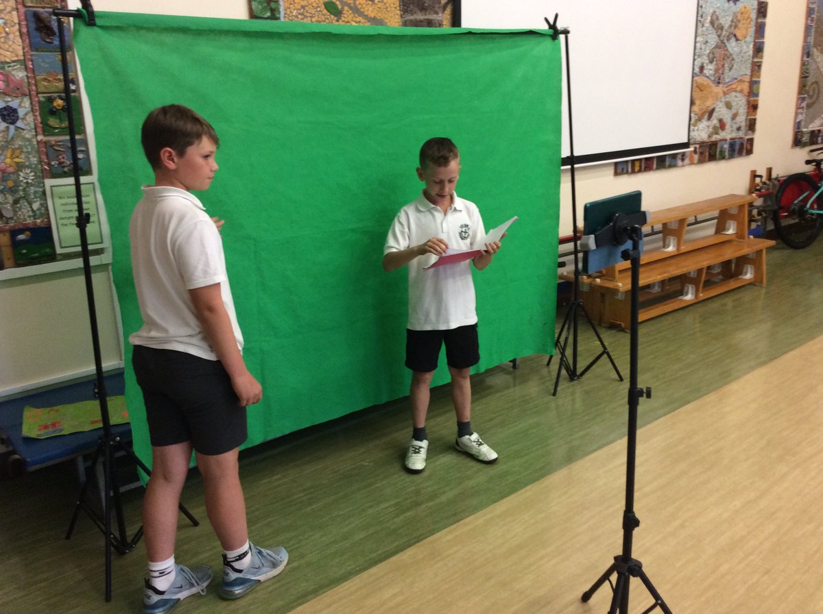 oakclasshh's tweet photo. We’ve had lots of fun using the green screen to film tours of our Mayan cities! #HighHamHistory https://t.co/aNNSHHx4kD