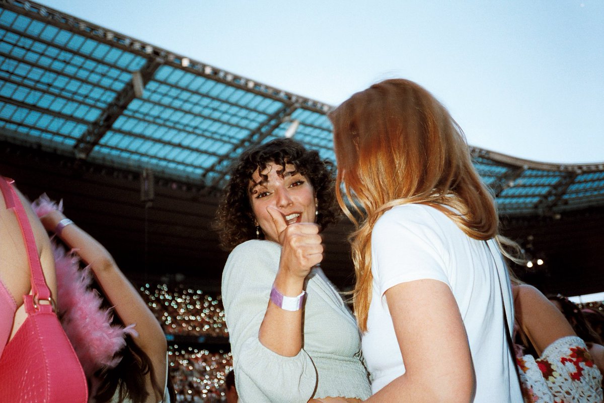 happy 9 years to us, and to this « all consuming love » 💛