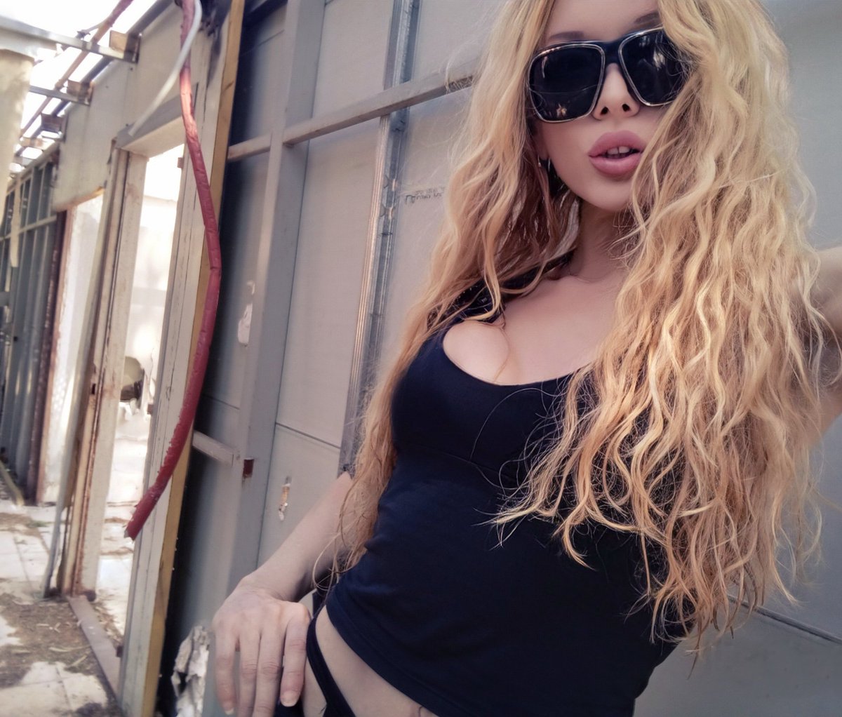 Goddess Hiliana tweet media