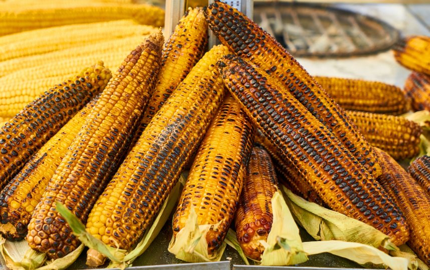 On Sunday, I learnt that a woman I buy corn from had been selling corn as early as 9am that day. It was strange to me because 
1) Corn vendors usually start in the afternoon
2) Usually she should be in church

I went to find out what was up, and as I suspected...