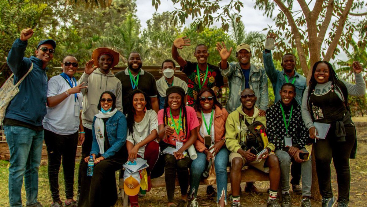 Bollilia's tweet photo. Climate justice is about reimagining our relationship with the planet and embracing sustainable practices that benefit both people and the environment. Let's strive for a regenerative future. #NSSJ3 #ClimateJusticeSchool https://t.co/bYfpdS4Uli