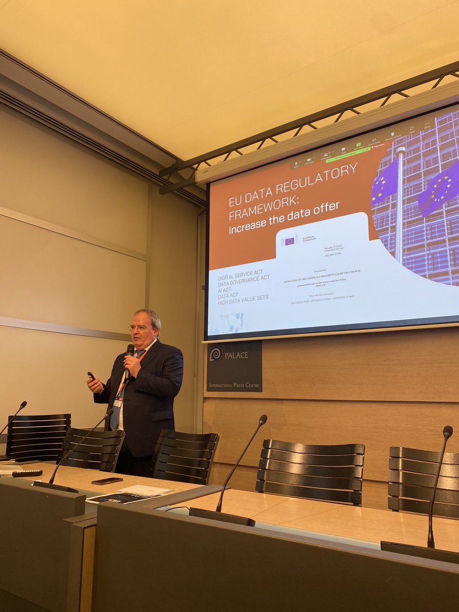 DataSpace 4.0 tweet media