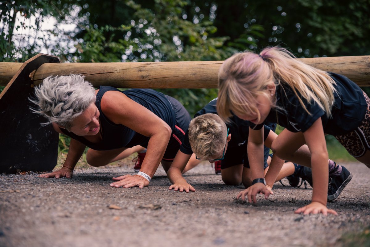 📣🏃‍♀️🏃‍♂️ 𝐅𝐂 𝐓𝐰𝐞𝐧𝐭𝐞 𝐘𝐔𝐌𝐀𝐍 𝐑𝐚𝐜𝐞 𝐨𝐩 𝐝𝐞 𝐎𝐩𝐞𝐧 𝐃𝐚𝐠!

Op de Open Dag aanstaande zondag is er een extra dosis sportiviteit toegevoegd: De YUMAN Race.

👉 Elke 20 minuten gaan er groepjes van start op P2 die onder andere klimmen over obstakels, kruipen door