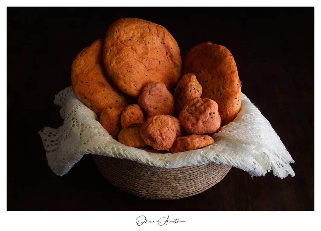 AndaresDel's tweet photo. Bodegón de pan de mujer y galletas con pitaya.

#pan #pancasero #produtoregional #Sonora #Ures #pitaya #FestivaldeLaPitaya #cocina #cocinaregional #cocinatradicional #cocinamexicana #pandemujer #hornodeleña https://t.co/M4wn0Wzp29