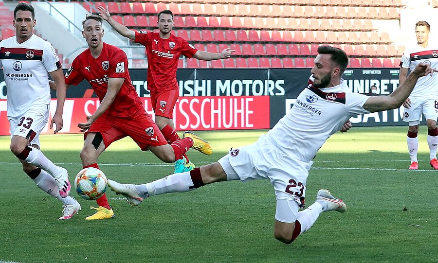 Chris1900 tweet media