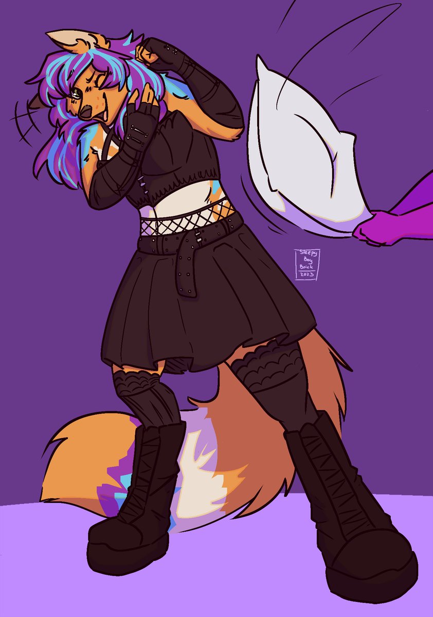 SnugglyJoyce's tweet photo. Pillow fight nade by @SleepyBoyBrick https://t.co/WbeRkW48cH