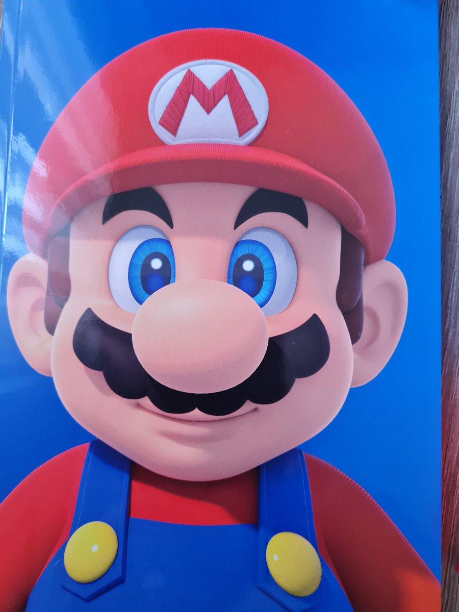 CyDisney's tweet image. Je viens de récupérer un petit coffret sympa à l'effigie de #Mario et limité à 5800ex 
#Nintendo #collector #MarioBros