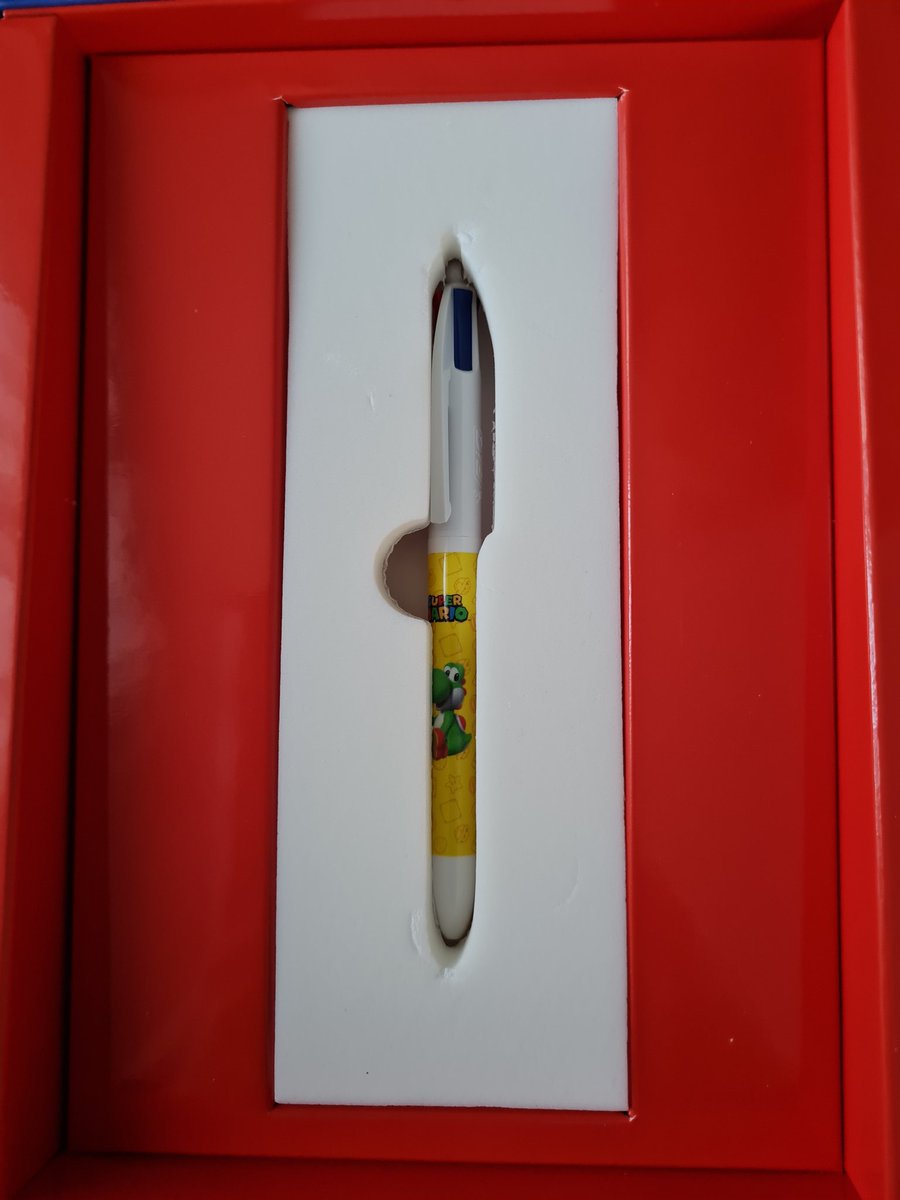 CyDisney's tweet image. Je viens de récupérer un petit coffret sympa à l'effigie de #Mario et limité à 5800ex 
#Nintendo #collector #MarioBros