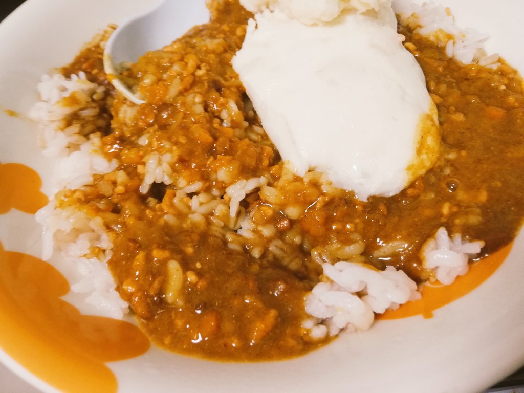 夏はカレーが一段と旨い〜！！ https://t.co/WrIXcDXoxz