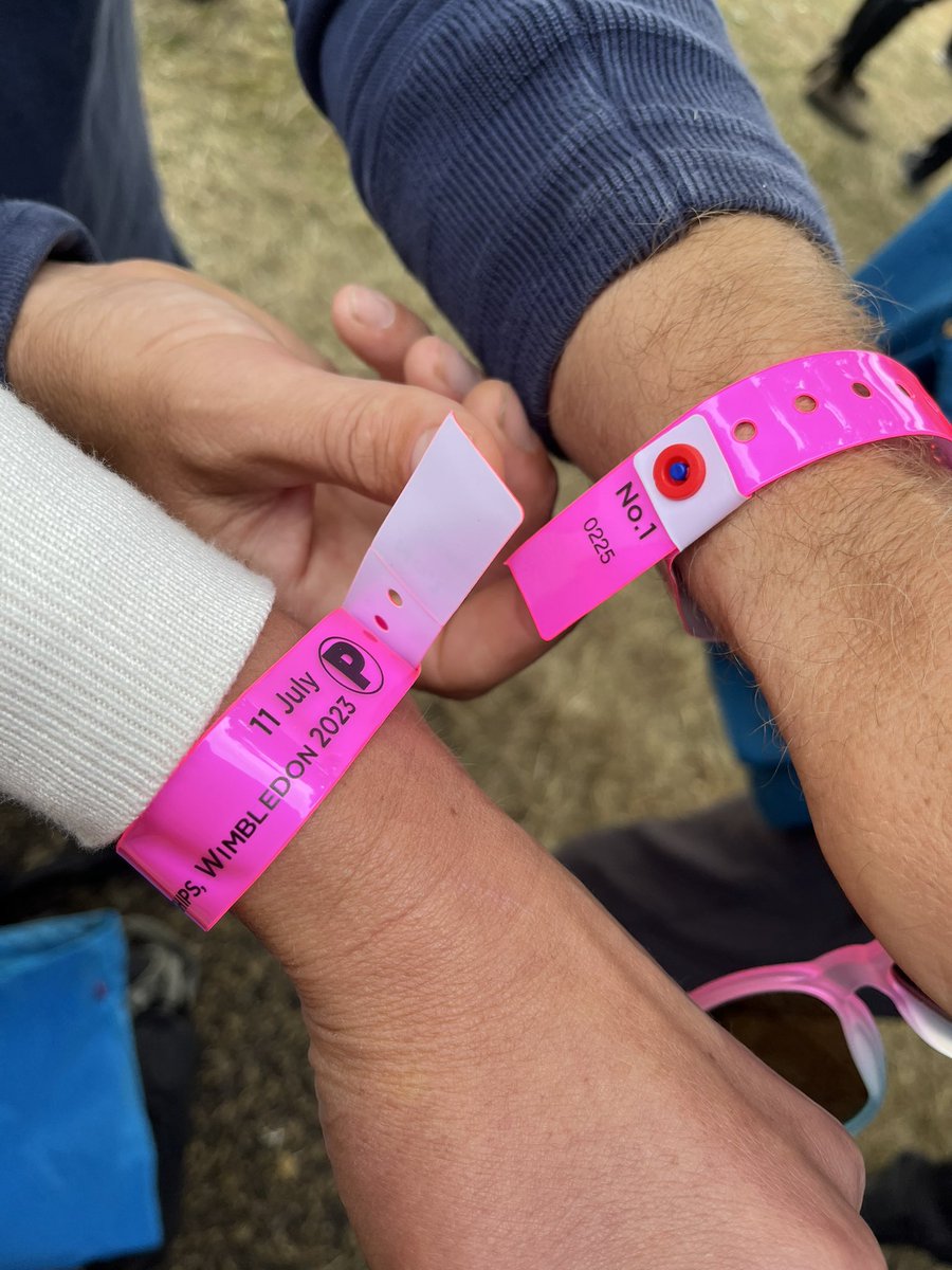 Drhelengordon's tweet photo. We got court 1 wristbands!!! https://t.co/peaRt023uw