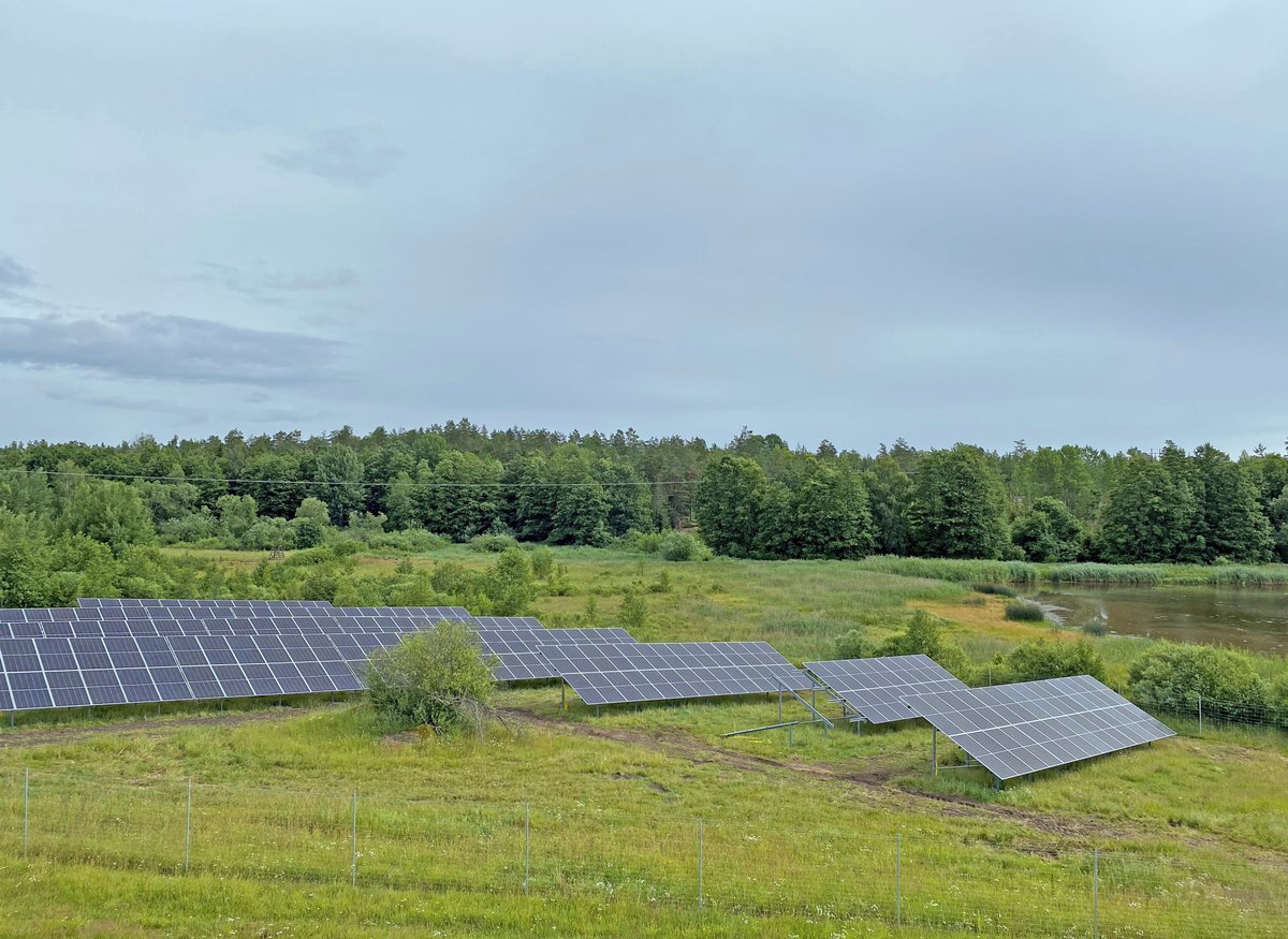 Last week, our colleagues visited the ongoing construction of the Mörghult #solar park. This subsidy-free 14 MWp project is expected to connect to the grid in early 2024.

We are  pleased to be working with <a href="/Solgrid1/">Solgrid</a>  and @Solkompaniet on this exciting project.

#encavis