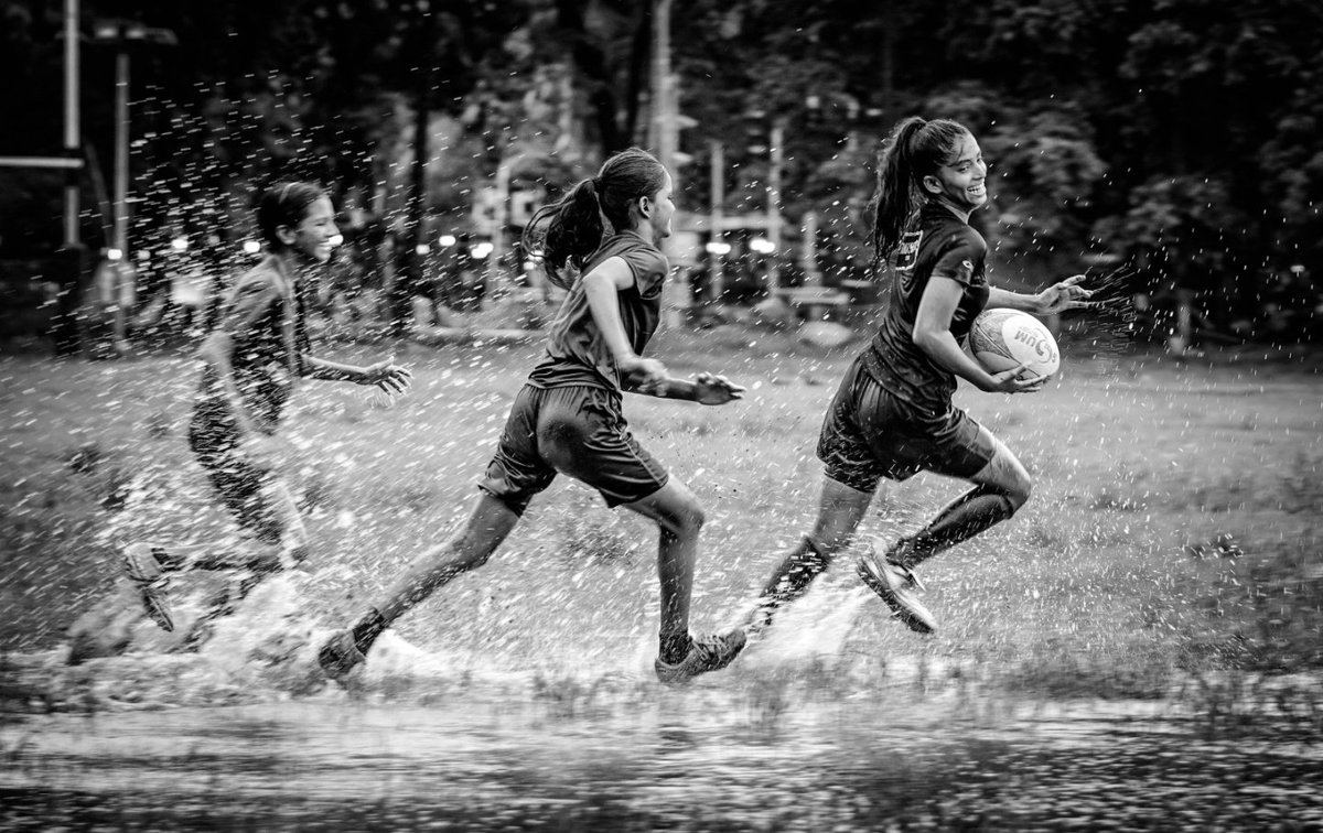 PSA: There is an excellent exhibition of Mumbai's Monsoon photographs, shot by the city's excellent news photographers, going on at NCPA's Piramal Gallery. There are 40 photographers' works on display. It is a must-visit exhibition for Mumbai lovers. Curated by <a href="/mukesh_parpiani/">Mukesh Parpiani</a>