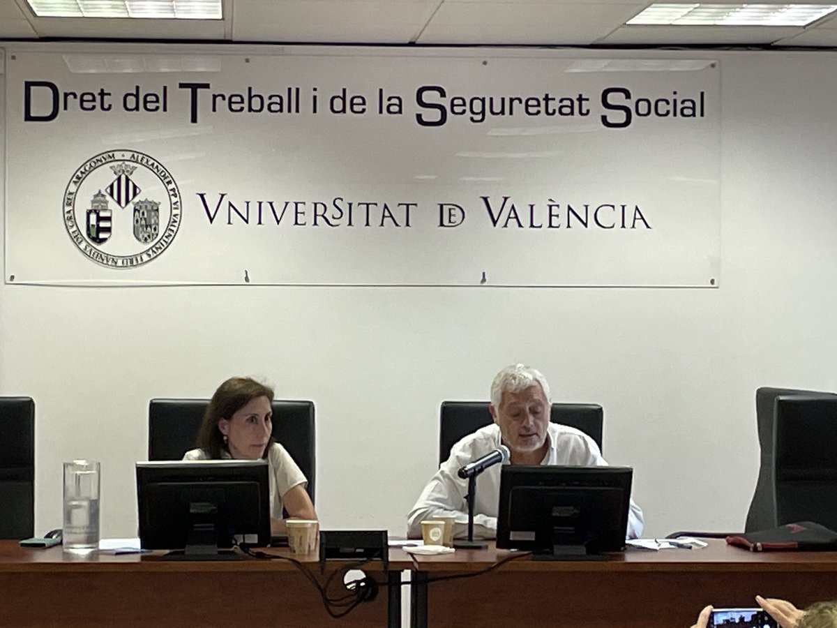 Comienza la jornada sobre el Protocolo de reclamaciones colectivas, inaugurada por Juan Altés Tárrega (director del departamento) y <a href="/CarmenSalcedoBe/">Carmen Salcedo</a> (directora de la jornada).

Arrancamos con un recordatorio homenaje al profesor Fernando Valdés Dal-Ré.