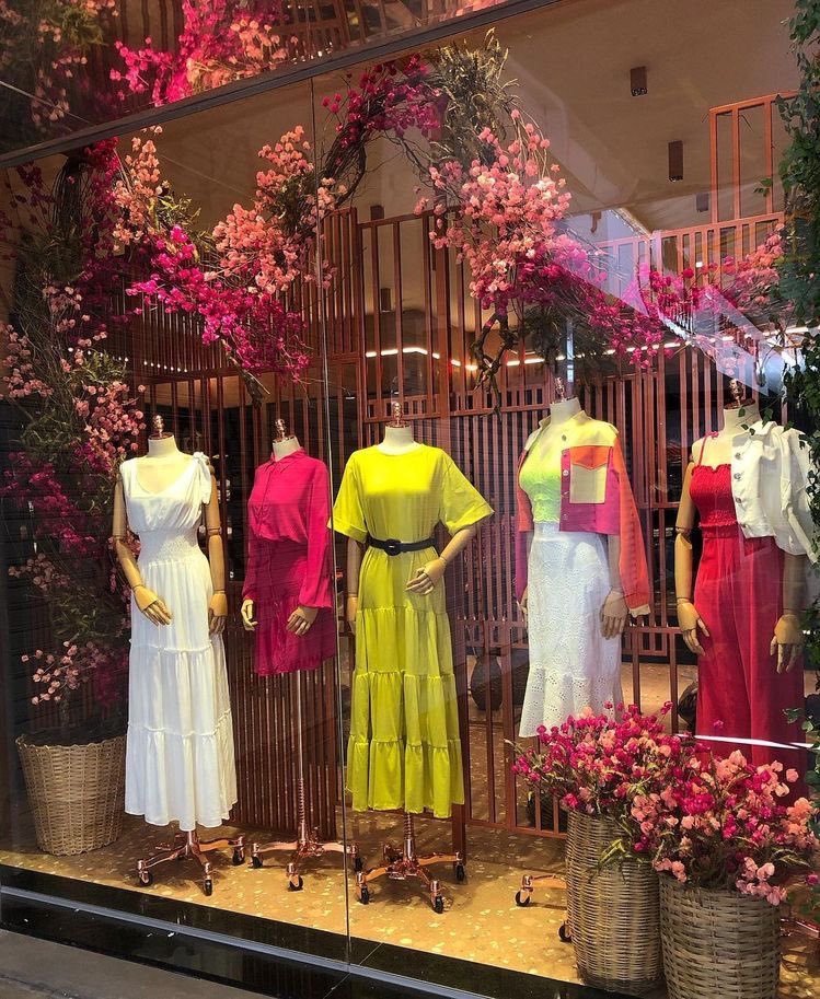 vmdesignhouse's tweet photo. ✨#windowdisplay #visualmerchandising #retaildesign #shopdesign #Vitrin #Görsel #tasarim #Visual #Design #Showcase #visualmerchandising #tasarim #magazadekorasyon #magazacilik #newcollection #fashion #styling #tekstil #vitrintasarim #fashionstylist #perakende #designretail https://t.co/lNvfEt6dxU