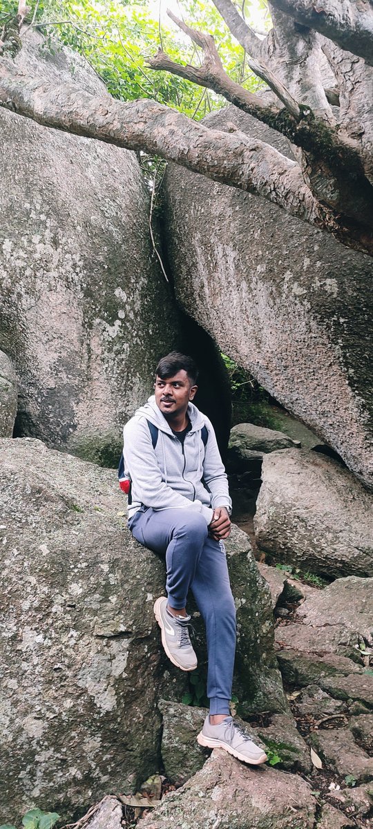 Balajimk_'s tweet photo. The best view is after the hardest climb!!
.
.
#Wondergazetourism #Travel #trek #savandurgahills https://t.co/efSp2YrrSA