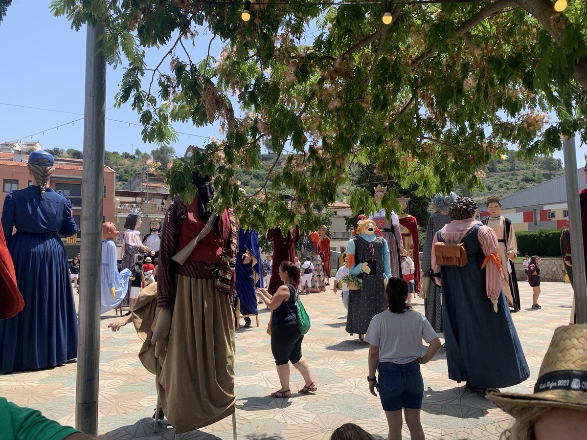 Imatges d’aquest diumenge passat amb els gegants de #santvicençdecastellet i representant a la nostra <a href="/viladepiera/">Vila de Piera</a> Contents de la rebuda del poble 👏👏