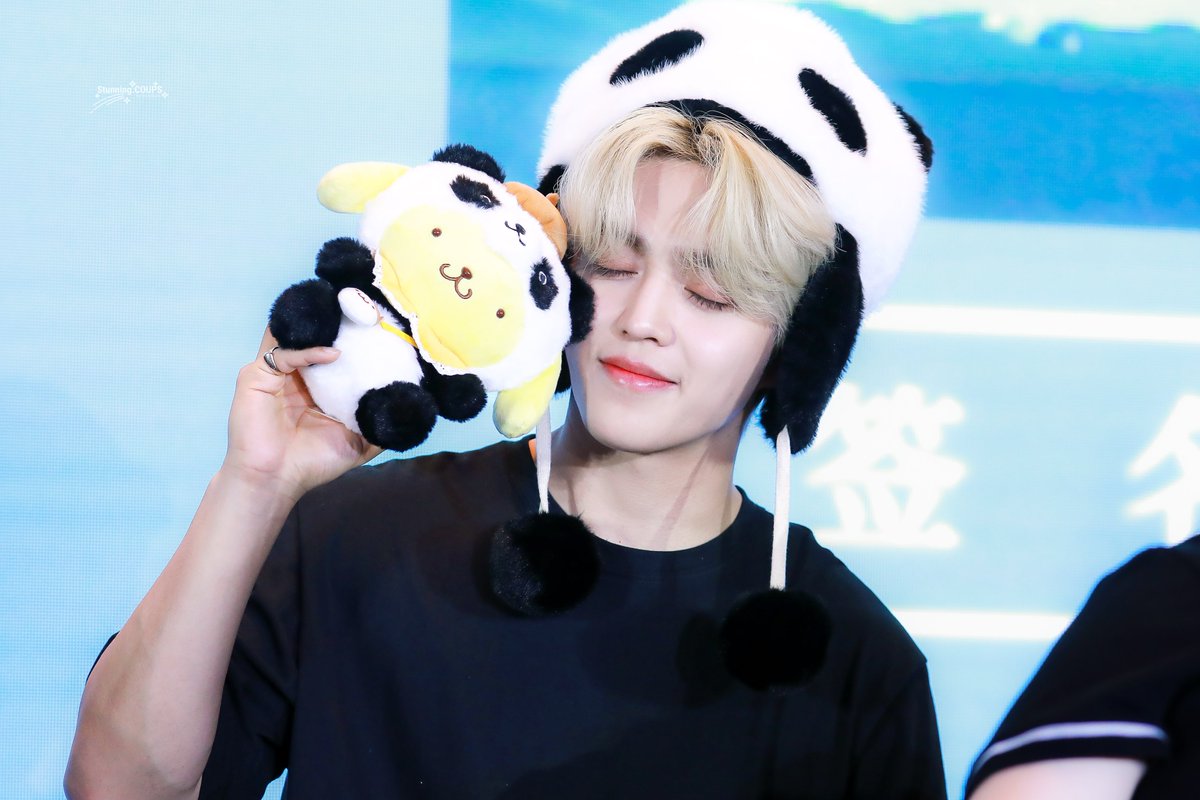 Stunning_COUPS's tweet photo. 230710 이즈위 팬싸 HQ

🐼🐶

#에스쿱스 #SCOUPS
#승철 #최승철 
#세븐틴 #SEVENTEEN  
@pledis_17 https://t.co/TqzjIb5g5s