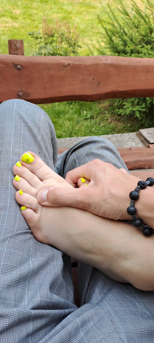nanasfeeet's tweet photo. I love having my feet massaged with my morning coffee.

if you want to rub them you can beg me on my OF.

We still have promotion for 2 free days: https://t.co/62Vqtww5J6

#onlyfans #onlyfansFree #feet #feet_lover #feetfethish #feet_pic #findomdrains #findomaddict #findom #slave https://t.co/qUNeLEvRTn