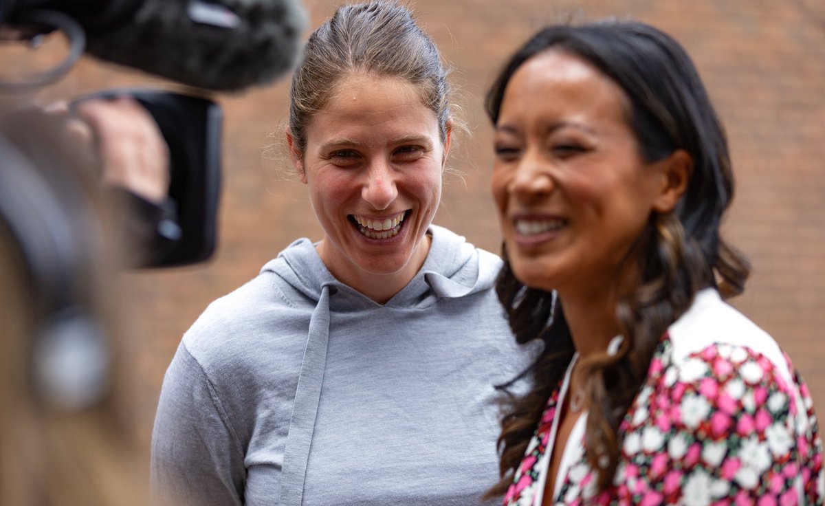 All smiles ready for dubs <a href="/Wimbledon/">Wimbledon</a> 🙌💜💚