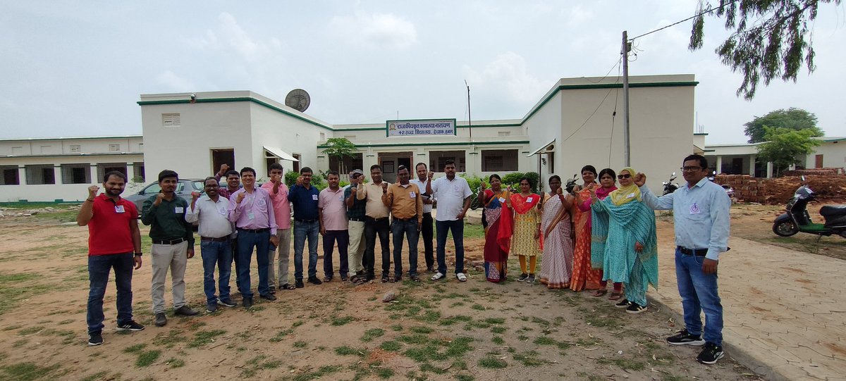 जन सेवकों का घटाया वेतनमान देना होगा।

मैं भी हूं जन सेवकों के साथ

#Hemantshoren