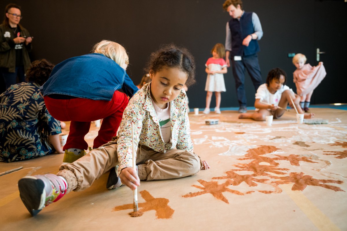 🎨 Vind jij het leuk om naar kunst te kijken? En om zelf kunstwerken te maken? Kom naar de Kinderkunstclub! Elke zaterdagmiddag bij het Van Abbemuseum van 14:00 - 16:00! Meer info en aanmelden ☞ ap.lc/VeChH
📸 Boudewijn Bollmann