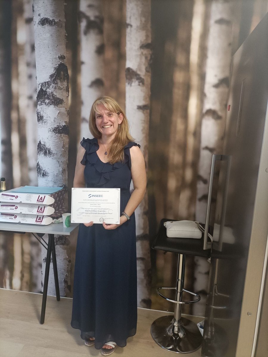 Novasanco's tweet photo. 🎓 Bravo à Adeline MERLET pour l'obtention de son double-master en Management des entreprises option Entreprise Adaptée ! 🎉

Durant plusieurs mois, c'est notre co-directrice a géré notre agence tout en préparant ce diplôme.

Toute l'équipe est fière d'Adeline 🤩

#success https://t.co/VfxcfcrYXe
