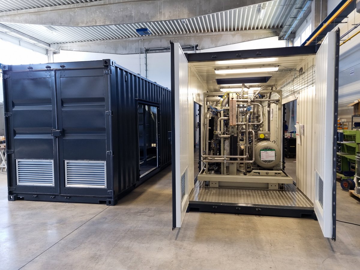 Bright is proud to construct three biogas upgrading systems for the same client in the Czech Republic. Currently, the three #projects are in the realization phase. 

More information about our Czech Republic Projects → bright-renewables.com/bright-biogas-…

#biogasupgrading #biomethane