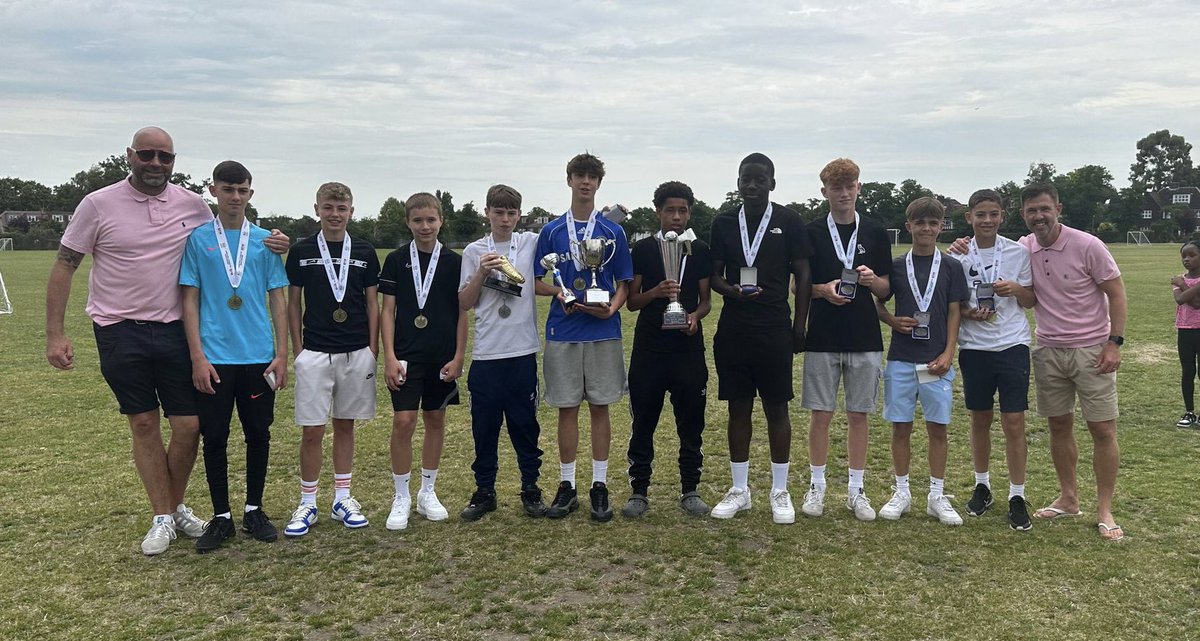 Great to receive the coach of the year award alongside my sparring partner Richie! Thank you <a href="/dhl_fc/">Doverhouse Lions FC</a> what a fantastic season we have had <a href="/LondonFA/">London Football</a> U14 cup winners 🏆 Champion cup runners up, premier elite league runners up 🥈 #grassrootsfootball #roehampton #sw15 #doverhouse