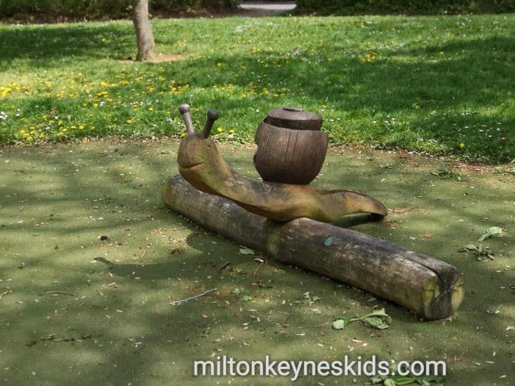 ConchArtefacts's tweet photo. Artefact: Snail Park 
Category: Park/play area
Location: Walnut Tree, Milton Keynes - England
Year: Approx. 2010s (exact year unknown)
Description: Free park with multiple snail scultpures and kids play areas. 

Source: https://t.co/56Jge9sHoU https://t.co/Jo9pRCrH3n