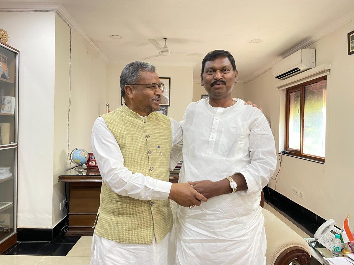 झारखंड भाजपा के नवनियुक्त प्रदेश अध्यक्ष आदरणीय श्री बाबूलाल मरांडी जी से आज मेरे दिल्ली स्थित आवास पर आये। उनसे कई विषयों पर चर्चा हुई। 
<a href="/BJP4India/">BJP</a> 
<a href="/BJP4Jharkhand/">BJP JHARKHAND</a>