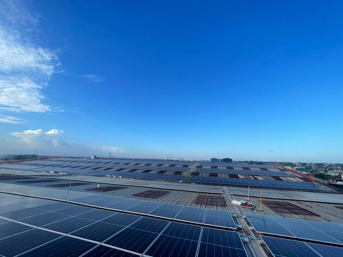 Bra_Jessie's tweet photo. Wrapping up on this huge installation and I am glad. It's not just about the numbers 900kW of clean power, it's about the positive impact we can make together♥️
 #SolarPower #RenewableEnergy #Sustainability https://t.co/doRRbzgkMH