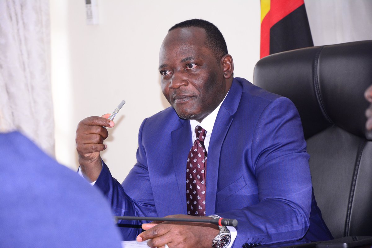 LoP_Uganda's tweet photo. During our Cabinet meeting this morning, the LOP @MathiasMpuuga announced that after a two weeks break, #LOPOversightTour resumes next week in greater Masaka before moving to greater Mubende, Busoga &amp; Teso sub-regions. #AccountabilityAndService https://t.co/tMkreYy3Uo