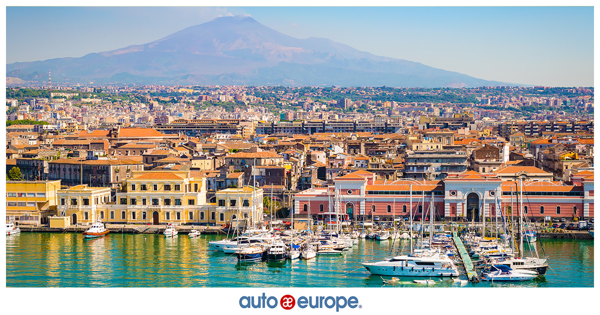 Servita dall'aeroporto Fontanarossa, #Catania offre un buon accesso a qualsiasi angolo dell'isola. Con un noleggio auto scopri l'Etna, Palermo, Taormina e tutte le migliori spiagge della Sicilia!🏖
Per ulteriori info su noleggi auto a Catania👉tinyurl.com/2s4cz2ab