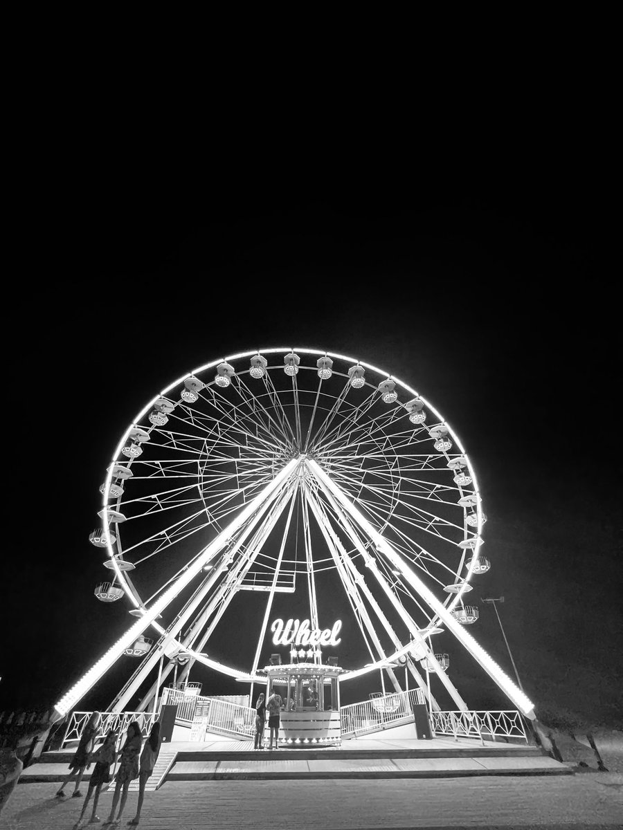 Ferris wheel #SunnyBeach #Bulgaria #nightphotography #blackandwhitephotography #blackandwhitephoto @AP_Magazine @StormHour #NightTime #FerrisWheel #summer2023