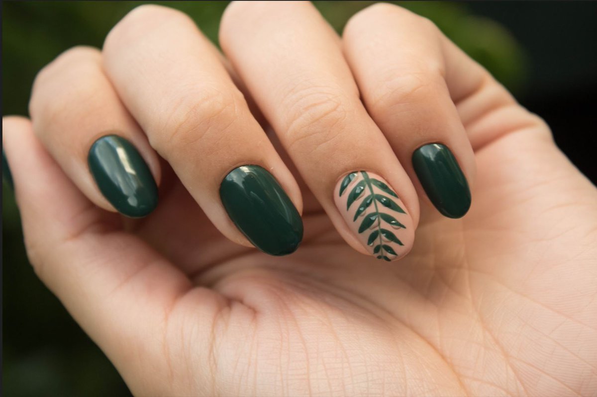 MejorSinCancer's tweet photo. Las #manicuras semipermanentes se han popularizado  debido a su gran resistencia y a su aspecto intacto durante semanas. 💅💅💅

Este post explica la relación entre las #lámparas de #manicura y el #cáncer de piel. ☀️

👉🔗https://t.co/TrC8n0eXzv https://t.co/sD3BfhdSdF