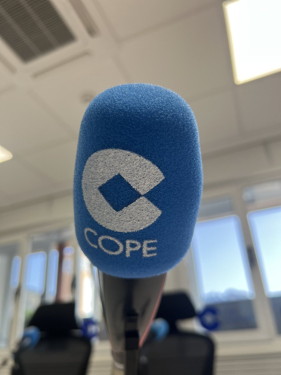 fran_concepcion's tweet photo. En @CopeCanarias para comentar la actualidad de nuestra economía
#EAF #EAFI https://t.co/1afhhHQPnK