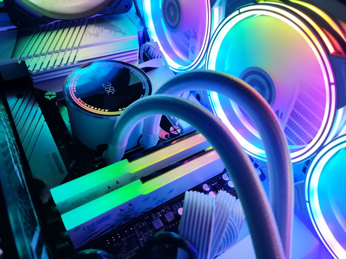 Beautiful is a boring word to describe Asgard x ROG Fubuki DDR5 series RAM. What word else can you think of?

#pc #pcsetup #pcbuild #gamingpc #custompc #RAM #pccomponents #Asgard #ROG #Fubuki #ddr5 #whitepc #RGB #white