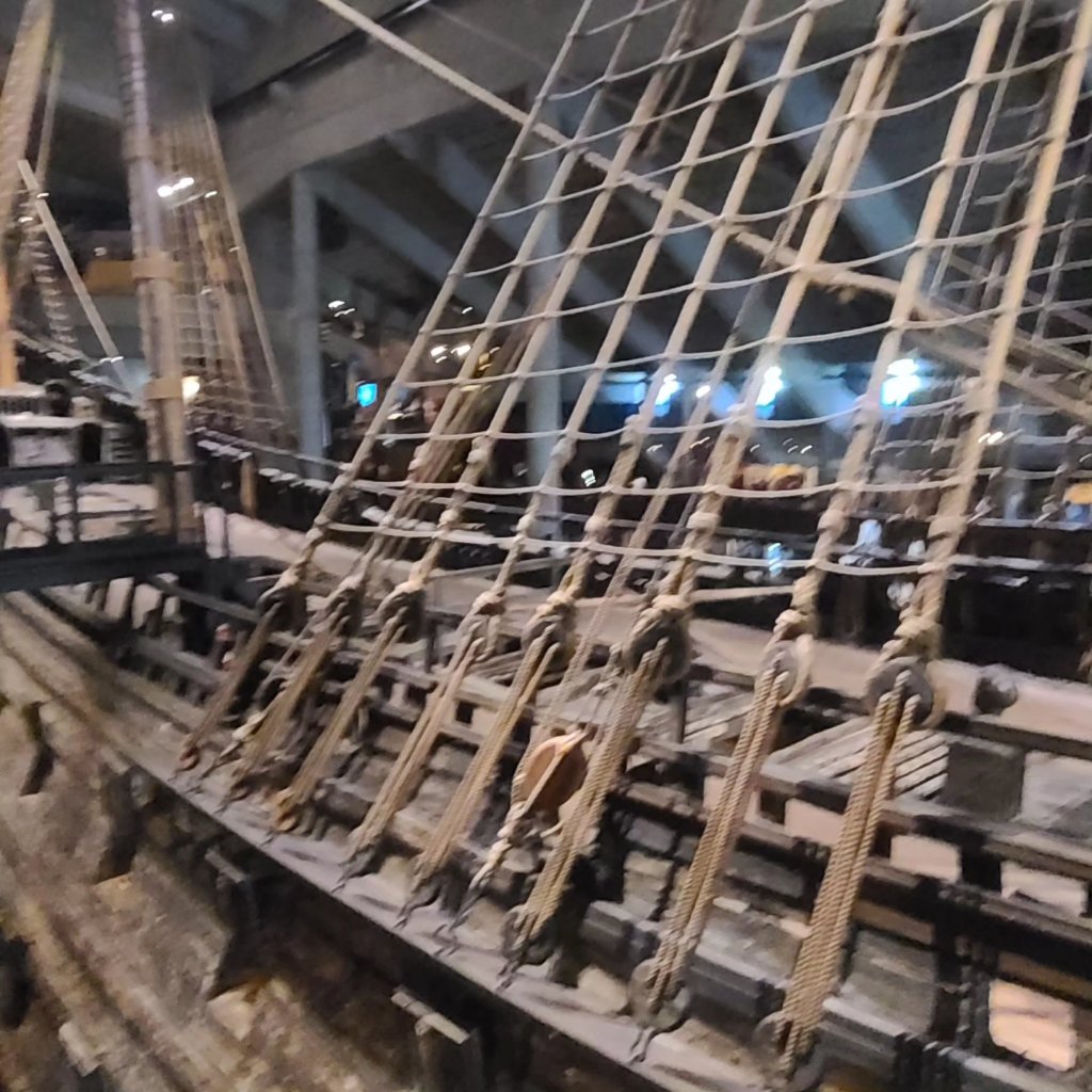 Hobletsonthego's tweet image. The Vasa museum in Stockholm is home to the Vasa the only preserved 17th century ship. It was a warship designed to be a symbol of power but it sank 20 minutes into its maiden voyage. In lay on the floor of the harbour in Stockholm for 300 years before being raised and restored.
