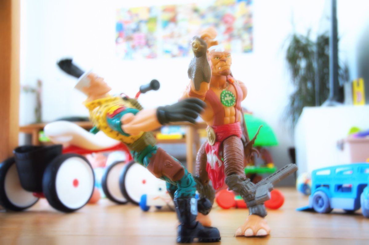 BatJu75's tweet photo. SMALL SOLDIERS 2/2
THE CONFRONTATION
#JaiPasFiniDeJOUET
#SMALLSOLDIERS #Archer #CHIPhazard #Gorgonites #CommandoElite #toyphotography #toy #Kenner #Movies #photograghy #Photooftheday #photograph #pictureoftheday #vintagetoys #90s https://t.co/iHsyjcsgRj