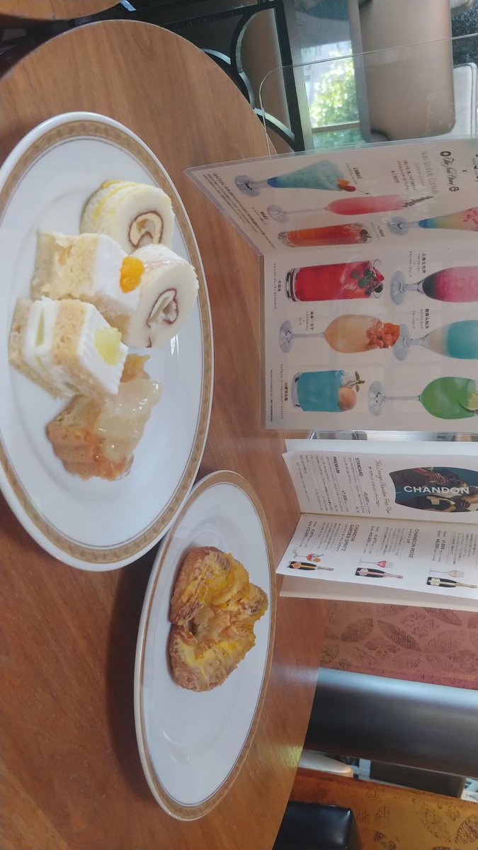 刀ステコラボビュッフェ✨お料理ひとつひとつ丁寧につくられておりスイーツはかわいく盛っていただけて大満足でした🍰💗 https://t.co/afOLrnvNqM