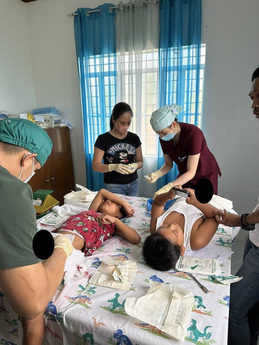 TalatalaHolla's tweet photo. Tulì (circumcision) is a rite of passage for young boys to enter adulthood in the #Philippines. Glad I was able to complete a Tulì surgical &amp; medical mission with my family before my last year of med school ! 
18 circumcisions completed
150 patients cared for 
#tuli #medtwitter https://t.co/UcXoDY89lG