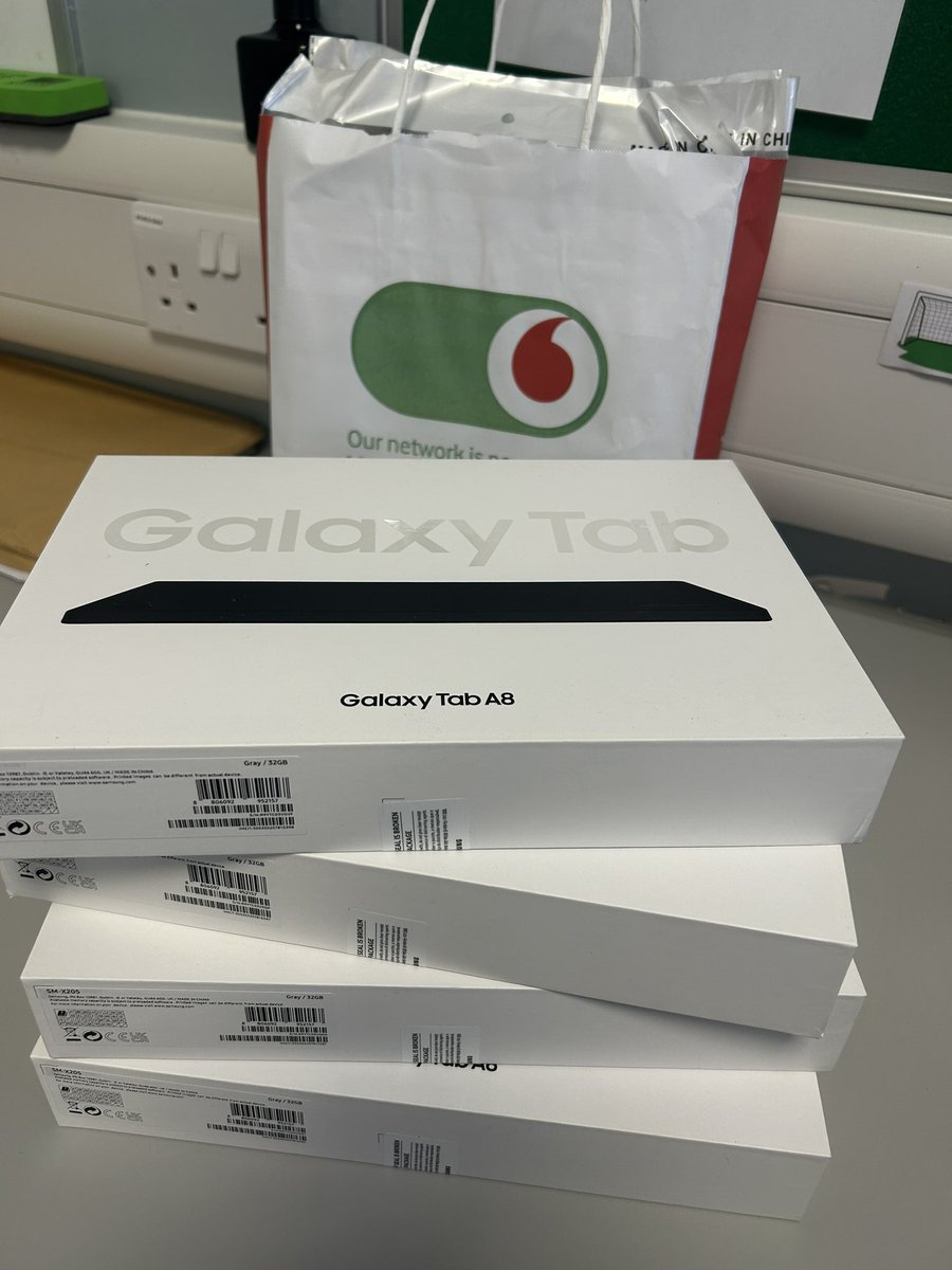 Very grateful to <a href="/ProgrammeSpark/">Spark Innovation Programme</a> for funding 4 tablet devices for our physio prehab service in <a href="/stjamesdublin/">St James's Hospital</a> As a result, the 22% of our patients without a device/wifi will now be able to participate in online prehab prior to their cancer surgery 💻💪🏻